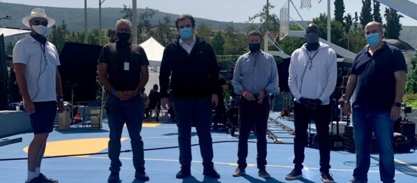 Στα γυρίσματα της ταινίας της Disney για τον Γ.Αντετοκούνμπο βρέθηκε ο Κ.Πιερρακάκης (φώτο)